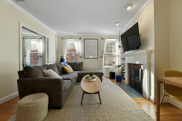 6 Grove Street 3, Boston, MA 02114