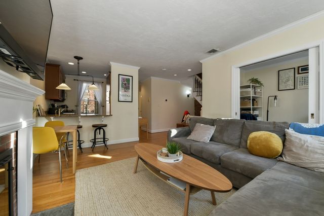6 Grove Street 3, Boston, MA 02114