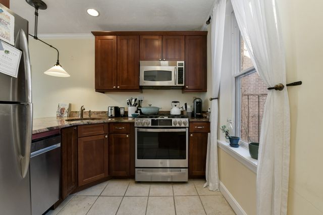 6 Grove Street 3, Boston, MA 02114