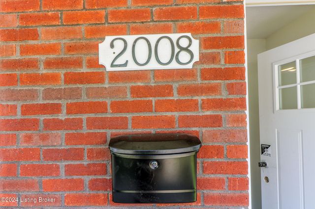 2008 W Market St, Louisville, KY 40203