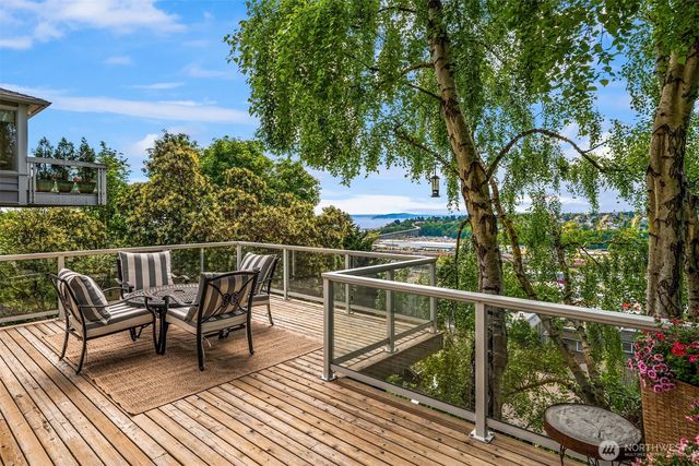 2403 11th Avenue W, Seattle, WA 98119
