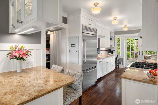 2403 11th Avenue W, Seattle, WA 98119
