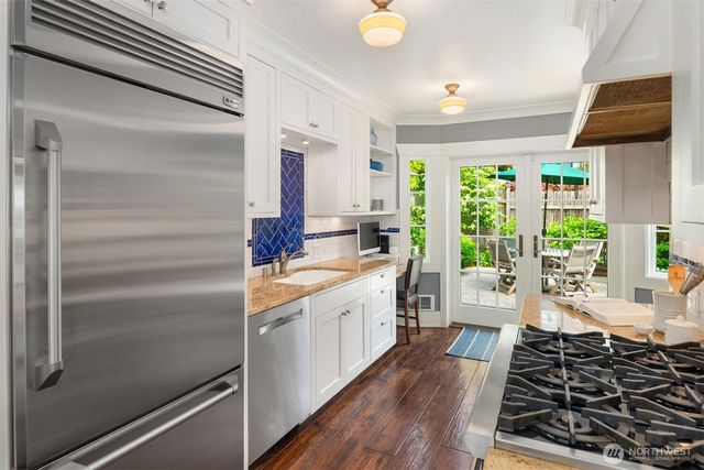 2403 11th Avenue W, Seattle, WA 98119