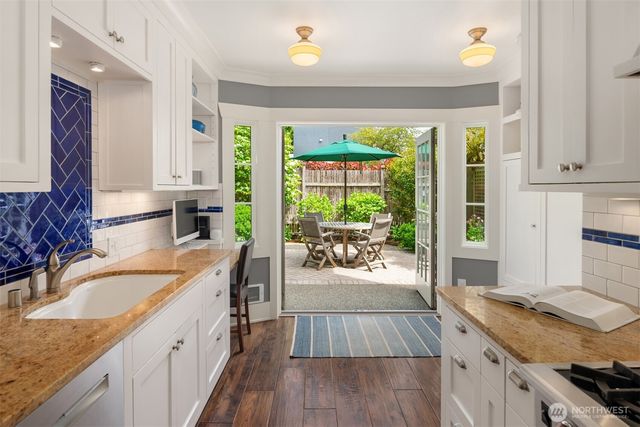 2403 11th Avenue W, Seattle, WA 98119