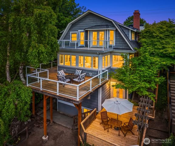 2403 11th Avenue W, Seattle, WA 98119