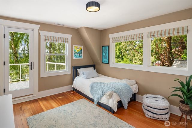 2403 11th Avenue W, Seattle, WA 98119