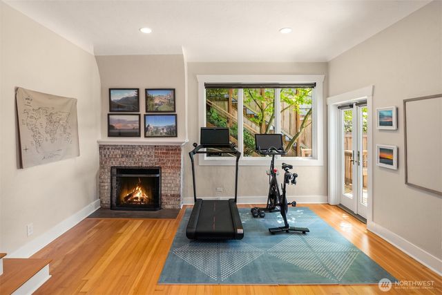 2403 11th Avenue W, Seattle, WA 98119