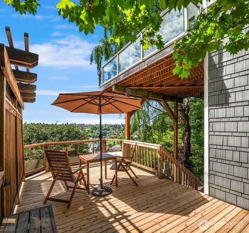 2403 11th Avenue W, Seattle, WA 98119