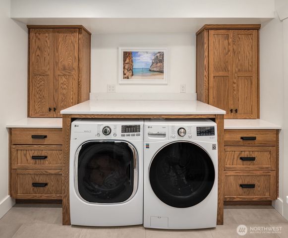 2403 11th Avenue W, Seattle, WA 98119