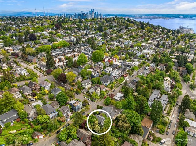2403 11th Avenue W, Seattle, WA 98119