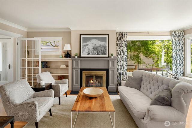 2403 11th Avenue W, Seattle, WA 98119
