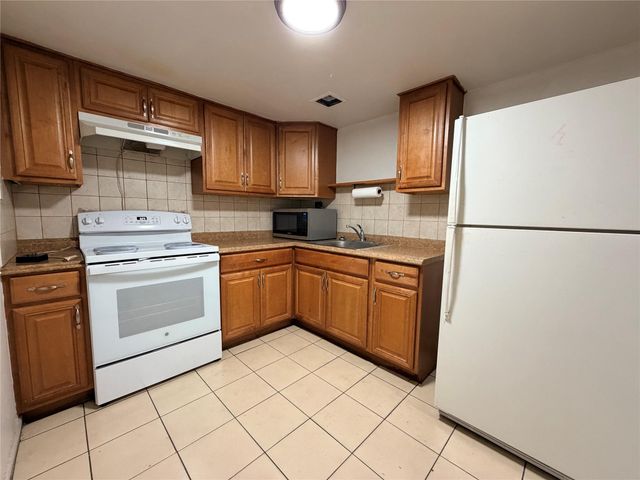 1729 Moffett St 17, Hollywood, FL 33020