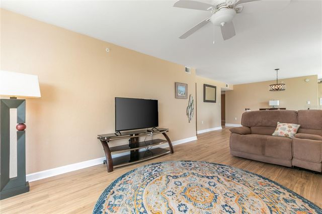 400 ISLAND WAY 212, Clearwater Beach, FL 33767