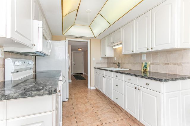 400 ISLAND WAY 212, Clearwater Beach, FL 33767