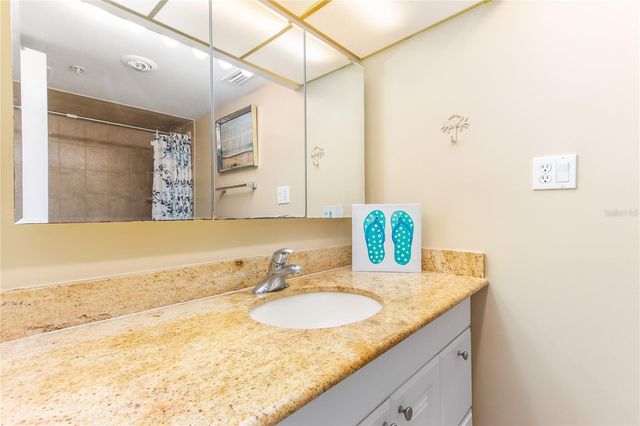 400 ISLAND WAY 212, Clearwater Beach, FL 33767