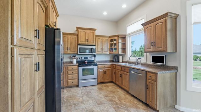 1506 Bell Brook Boulevard, Bluffton, IN 46714