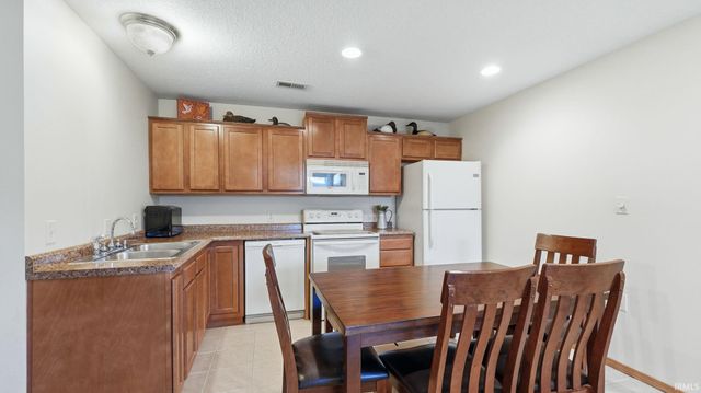 1506 Bell Brook Boulevard, Bluffton, IN 46714