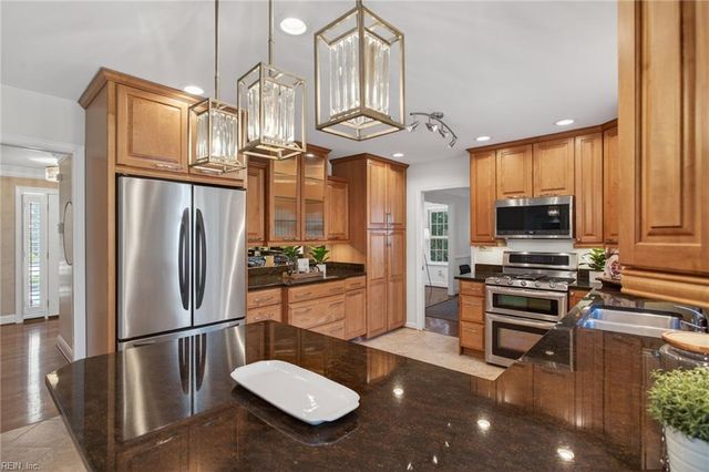 218 Fishneck Landing RD, Yorktown, VA 23692