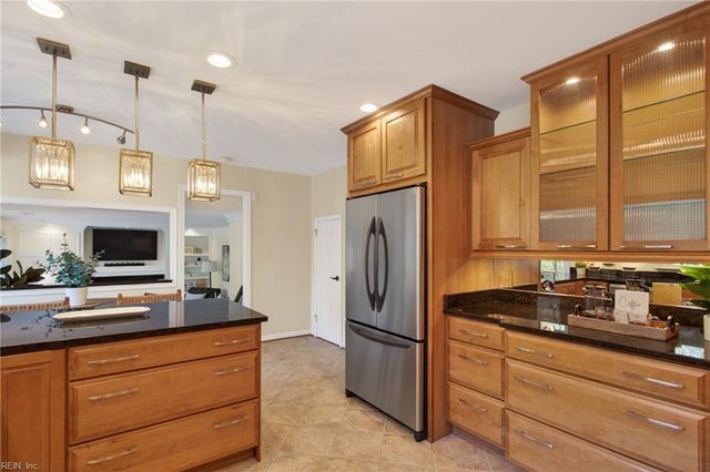 218 Fishneck Landing RD, Yorktown, VA 23692