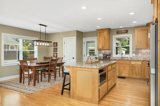 1636 Saunders Avenue, Saint Paul, MN 55116