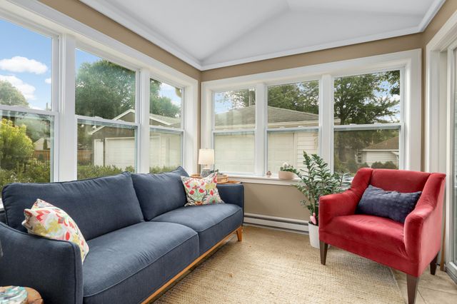 1636 Saunders Avenue, Saint Paul, MN 55116
