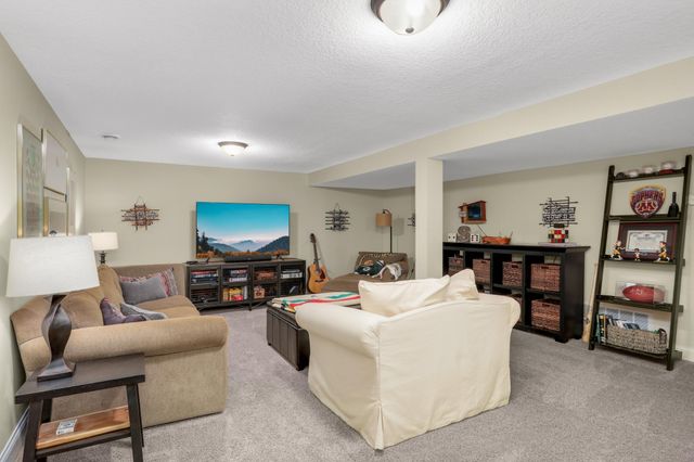 1636 Saunders Avenue, Saint Paul, MN 55116