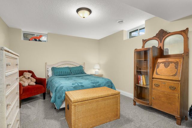 1636 Saunders Avenue, Saint Paul, MN 55116
