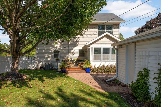 1636 Saunders Avenue, Saint Paul, MN 55116