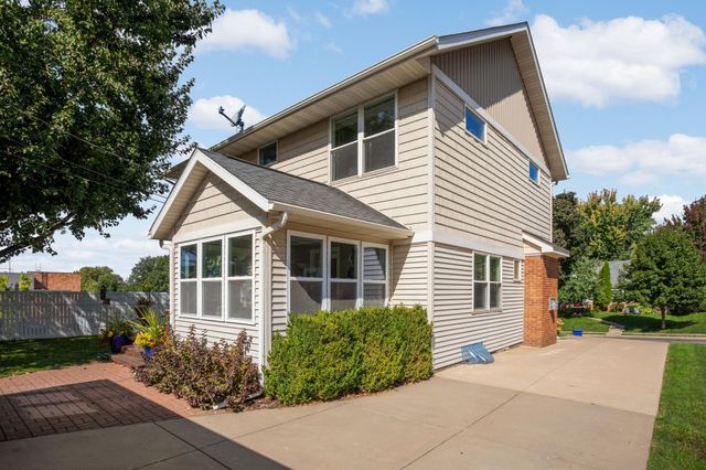 1636 Saunders Avenue, Saint Paul, MN 55116