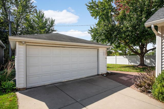 1636 Saunders Avenue, Saint Paul, MN 55116