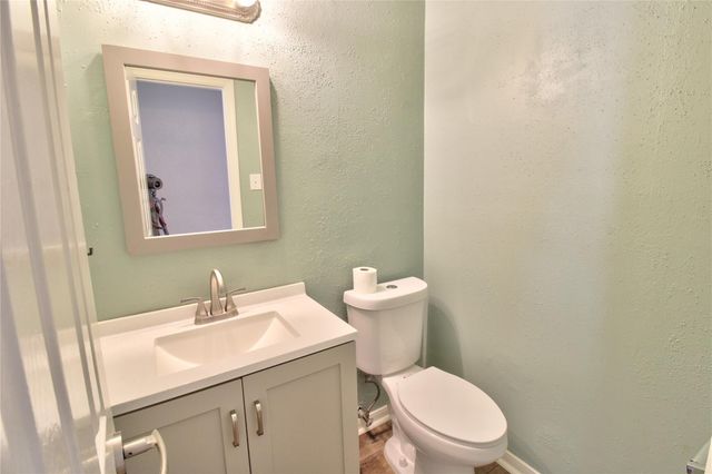 18 Shinyrock Place, Spring, TX 77381