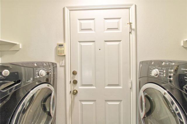 18 Shinyrock Place, Spring, TX 77381