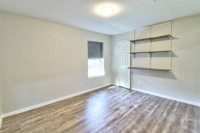 18 Shinyrock Place, Spring, TX 77381