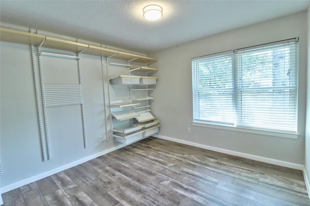 18 Shinyrock Place, Spring, TX 77381