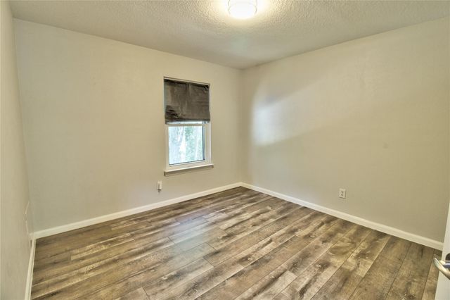 18 Shinyrock Place, Spring, TX 77381