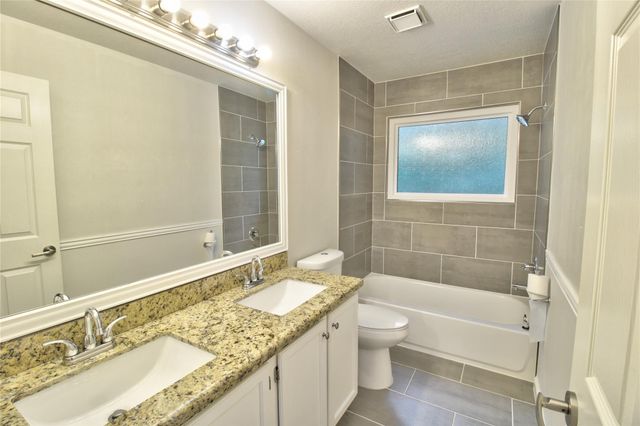 18 Shinyrock Place, Spring, TX 77381