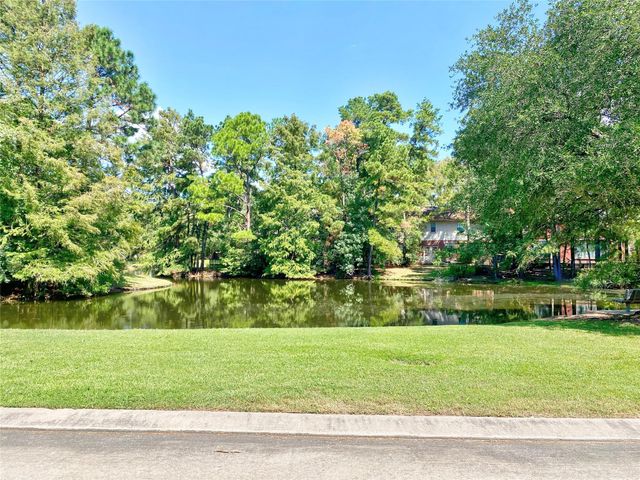 18 Shinyrock Place, Spring, TX 77381