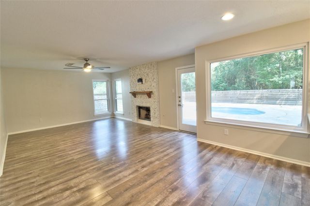 18 Shinyrock Place, Spring, TX 77381