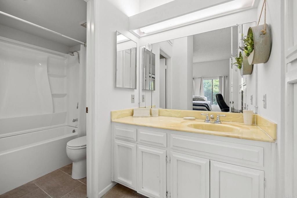 Image 12 of property listing at 5170 Clairemont Mesa Boulevard 14, San Diego, CA 92117