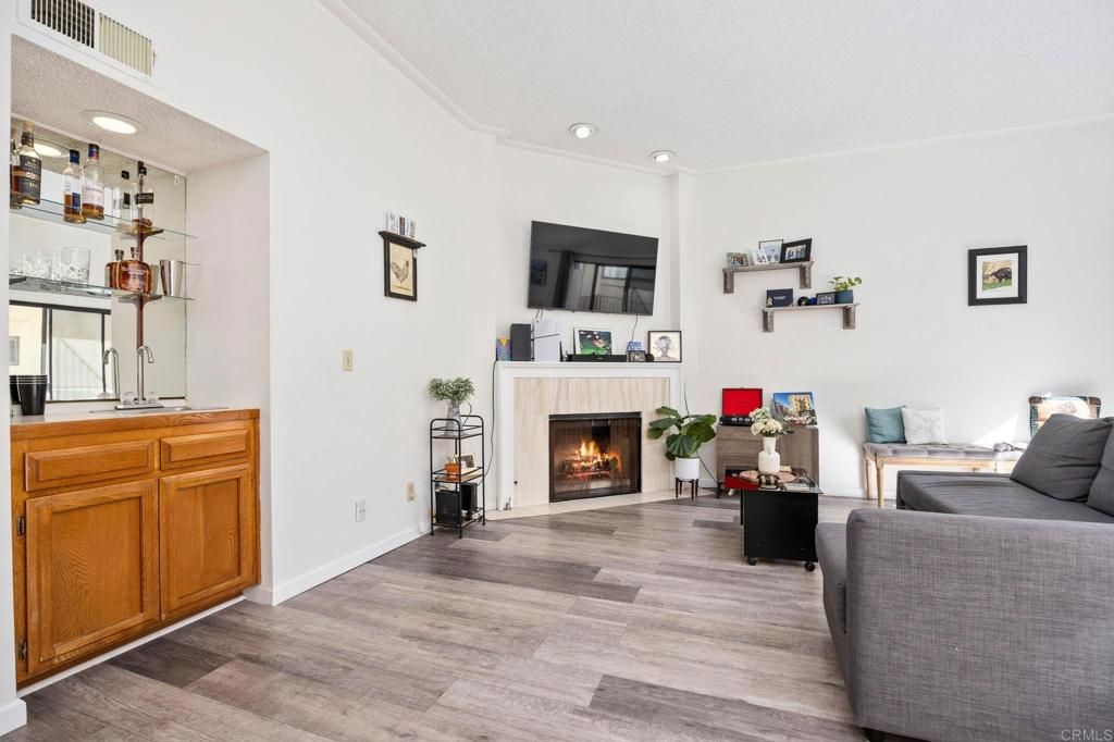 Image 2 of property listing at 5170 Clairemont Mesa Boulevard 14, San Diego, CA 92117