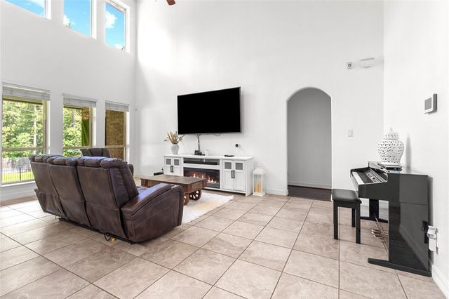 2007 Brookmont Drive, Conroe, TX 77301