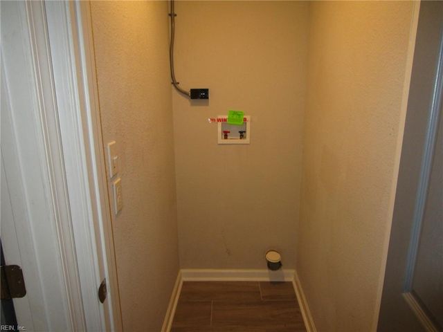 34 W Hygeia AVE, Hampton, VA 23663