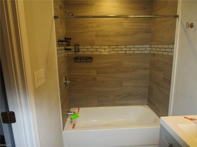 34 W Hygeia AVE, Hampton, VA 23663