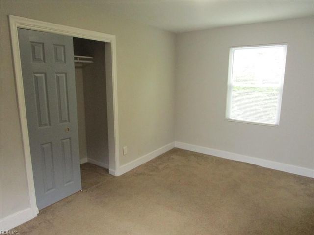 34 W Hygeia AVE, Hampton, VA 23663