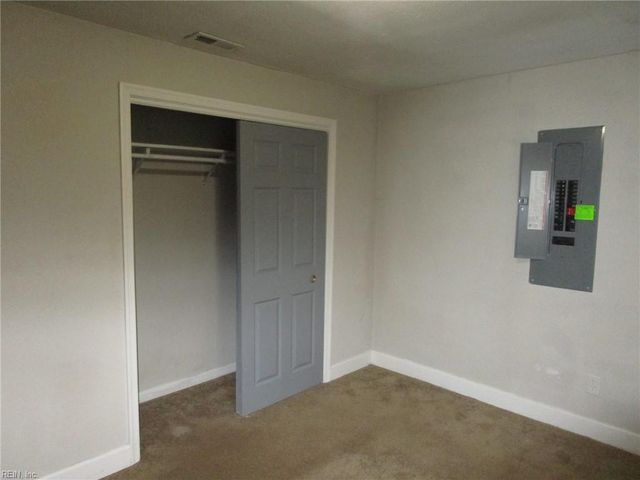 34 W Hygeia AVE, Hampton, VA 23663