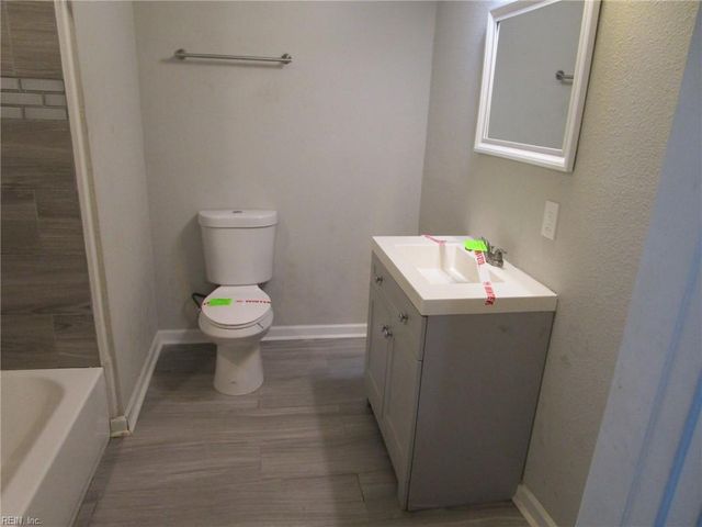34 W Hygeia AVE, Hampton, VA 23663