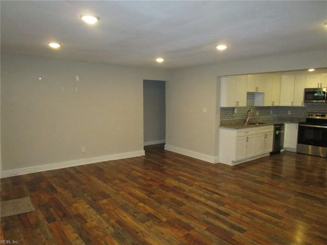 34 W Hygeia AVE, Hampton, VA 23663