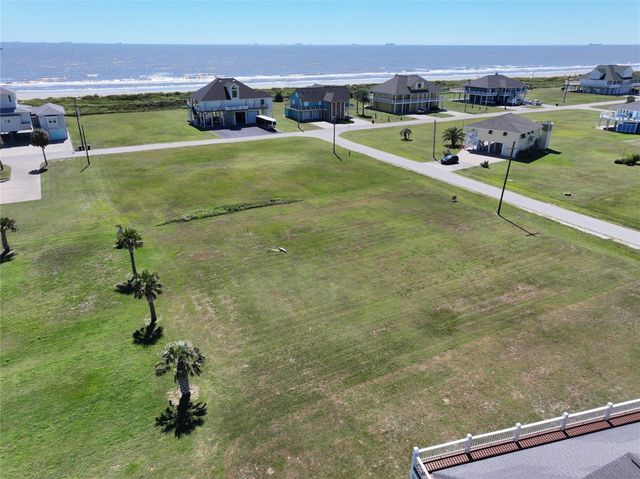 816 Rancho Caribe Drive, Port Bolivar, TX 77650