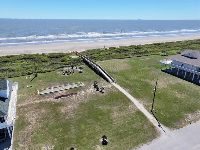 816 Rancho Caribe Drive, Port Bolivar, TX 77650