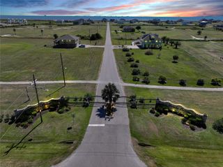 816 Rancho Caribe Drive, Port Bolivar, TX 77650